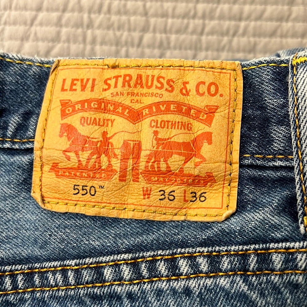 LEVI'S 550 Mens Relaxed Fit Jeans Classic Zip Fly Denim Medium Wash Size W36 L36